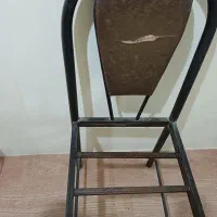 صندلی فلزی پشت چرم