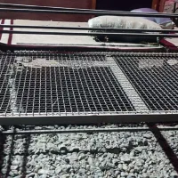 تخت سنتی فلزی