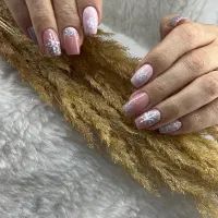 اجاره میز ناخن و تخت مژه و صندلی رنگ و کوتاهی