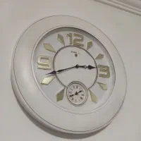 ساعت دیواری دو زمانه