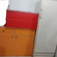 فروش یخچال  با دوتا کابینت و دوتا قفسه رو کابینتی