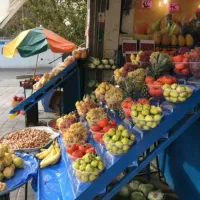 کارگر ماهر میوه فروشی