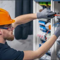 نیرو کار آموزی برق برقکاری دوربین کولر آموزش|استخدام صنعتی، فنی، مهندسی|رشت, یخسازی|دیوار