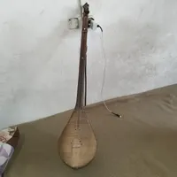 دمبوره  یا دوتار|سازهای سنتی|بومهن, |دیوار