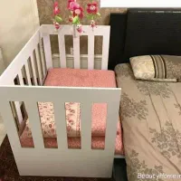 تخت کنار تخت مادر