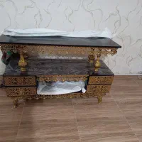 میز تلویزیون کاملا برنزی اصل.