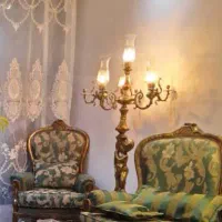 شمعدان برنز لوکس کنار سالنی
