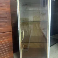 یک عدد کمد چوبی با درب شیشه ای|جاکفشی، کمد، دراور|آبادان, |دیوار