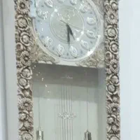 ساعت دیواری و میززیرتلویزیون