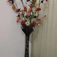 گلدان به همراه گل