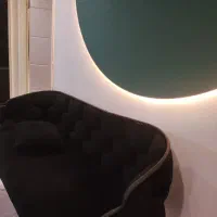 منشی سالن زیبایی