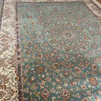 یک تخته فرش ۱۲ متری و ۶ پشتی