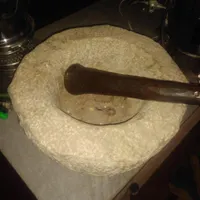 هاون جوغن سنگی قدیمی|کلکسیون اشیاء عتیقه|کرمان, |دیوار