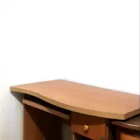 میز کامپیوتر و تحریر کرمی