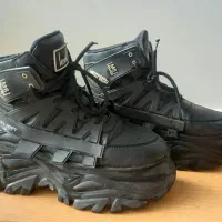 بوت و نیم بوت|کیف، کفش، کمربند|ابهر, |دیوار