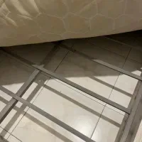 تخت دونفره درحدنو به همراه تشک و زیر تشک فلزی|تخت و سرویس خواب|اندیشه, اندیشه فاز ۲|دیوار