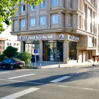 اجاره۸۵متر اداری ویلایی مستقل بر بلوار کاج