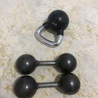 یک عدد کتل شیش و یک جفت وزنه روسی