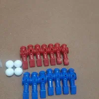 آدمک فوتبال دستی با توپ فوتبال دستی