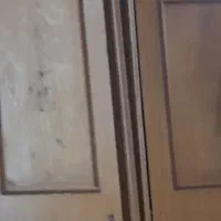 سه عدد کمد قدیمی و دوتا تخت تاشو تشک