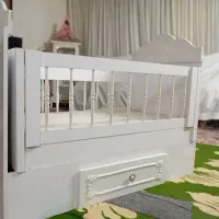 تخت گهواره ای نوزاد