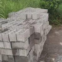 نیازمند کارگربلوک زن