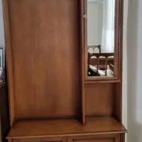 اویز و جاکفشی ایستاده