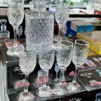 تنگ به همراه ۶تا جام پایه بلند