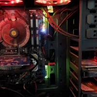 کیس کامپیوتر کاملا سالم