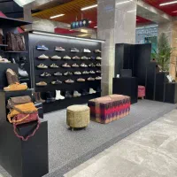 استخدام فروشنده کیف و کفش در نیاوران