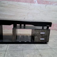 زیر تلویزیون، میز وسط