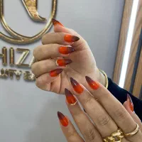 اجاره لاین ناخن و دستیار ناخن و پدیکوریست