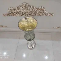 گلدان شیشه ای کنار سالنی بزرگ|صنایع دستی و سایر لوازم تزئینی|کرج, گلشهر|دیوار