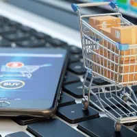 نیروی دفتر پیشخوان همراه اول و ایرانسل