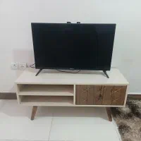 میز و تلویزیون ۳۲ اینچ اسنوا|تلویزیون و پروژکتور|رشت, کوی جام جم|دیوار