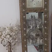 بوفه ساعت دار برنزی و گلدان برنزی