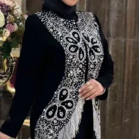 مانتو مجلسی تمام کریستال با بهترین پارچه مزون‌دوز