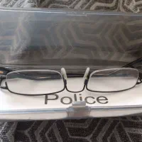 یک عدد عینک با جلد پیدا شده