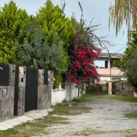 یه-ویلای-استخردارباسند-تو-این-کوچه-خصوصی-دنج