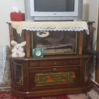 تلویزیون و میز تلویزیون