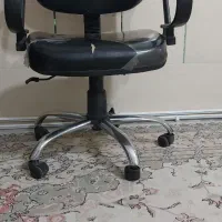 دو عدد صندلی