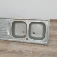 سینک دو لگنه و یک شیر ظرفشویی