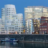 به دنبال مهاجرت به آلمان به همراه ویزای اخذ اقامت