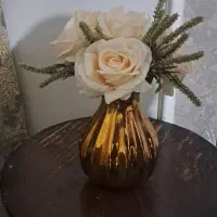 گل و گلدان