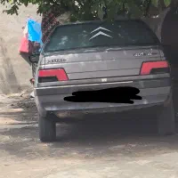 چراغ عقب ۴۰۵