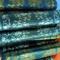 سفره مجلسی رنگی و مشکی پرفراژ دار