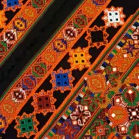 کریشی آیلین|لباس|خاش, |دیوار