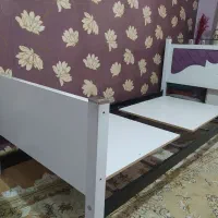 تخت یکنفره اسپرت سالم و تمیز