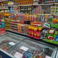 فروشنده سوپرمارکت خانم ۲نفر