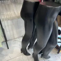 چهار عددمانکن و تعدادی چوب کار لباس